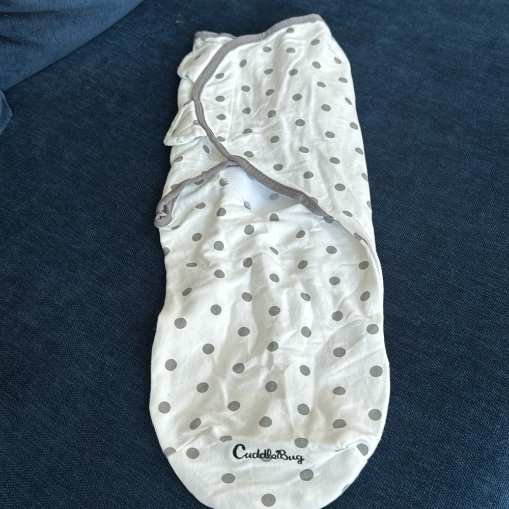 Cuddlebug adjustable baby swaddle blanket SMALL